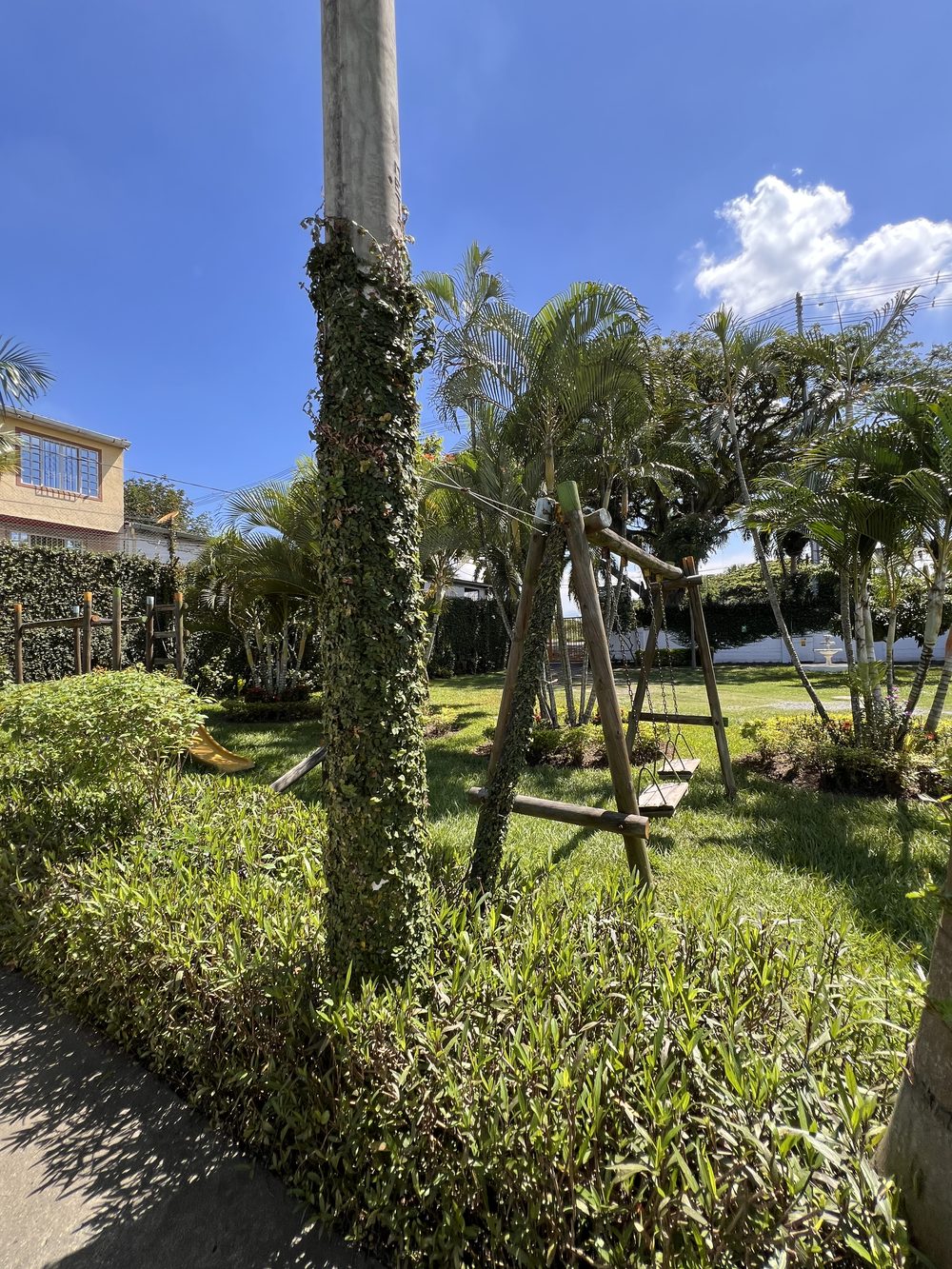Parque infantil y zonas de juego